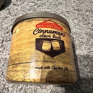 Bath & Body Works Cinnamon Clove Buds Scented Candle